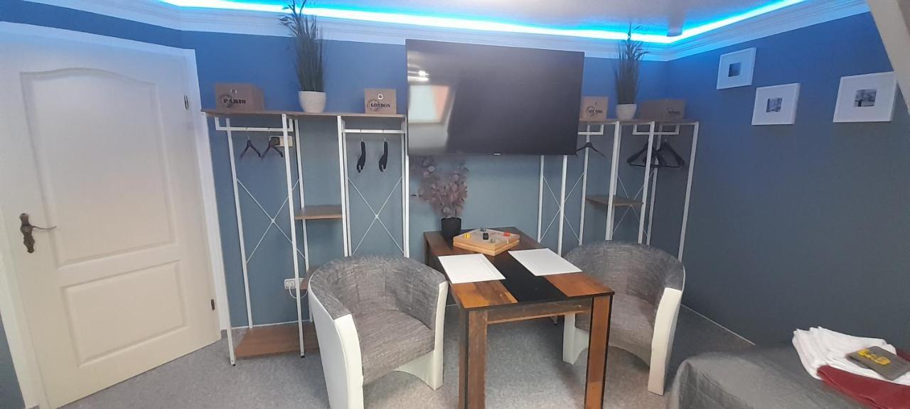 Best-Preis -Vip Lounge- Mit Netflix, Self-Check-In, Ebike Ladestation, Fahrradraum, Wlan Und Netflix - Direkt Am Elberadweg Im Herzen Von Wittenberge Esterno foto
