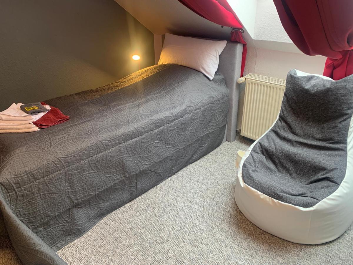 Best-Preis -Vip Lounge- Mit Netflix, Self-Check-In, Ebike Ladestation, Fahrradraum, Wlan Und Netflix - Direkt Am Elberadweg Im Herzen Von Wittenberge Esterno foto