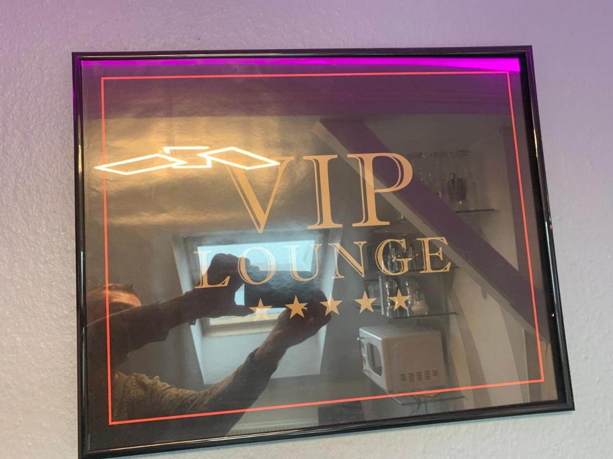 Best-Preis -Vip Lounge- Mit Netflix, Self-Check-In, Ebike Ladestation, Fahrradraum, Wlan Und Netflix - Direkt Am Elberadweg Im Herzen Von Wittenberge Esterno foto